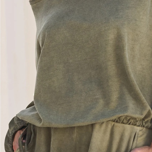 VENUS Olive Green Short Set - Picture 3 of 10